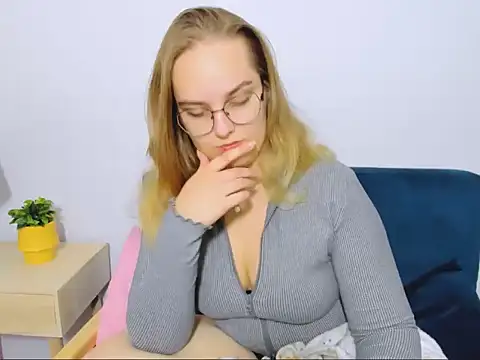 AliceCrazy69 online show from November 6, 2025, 2:54 pm