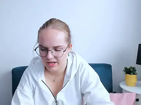 AliceCrazy69 online show from October 25, 2025, 8:46 am