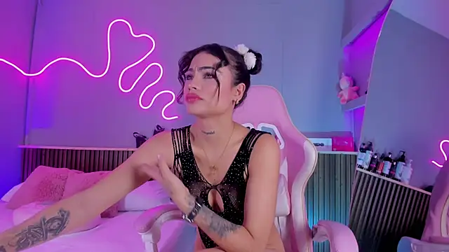 SammyRose  online show from July 14, 2026, 8:04 pm