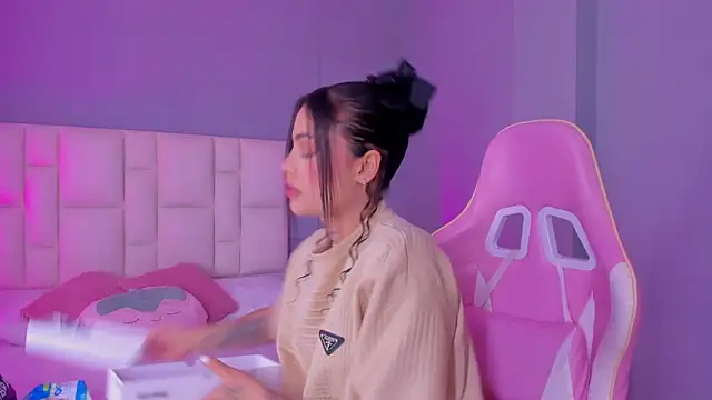 Snapshot of SammyRose_ chatting on February 23, 2026, 7:47 pm SammyRose online show from February 23, 2026, 7:47 pm