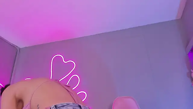 SammyRose  online show from May 21, 2026, 8:39 pm