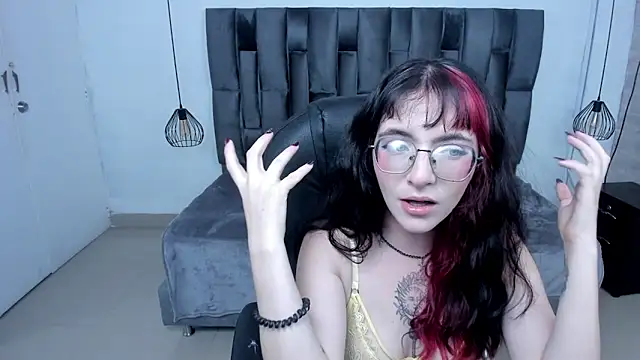 AfroditaLeclair online show from October 21, 2025, 8:19 pm