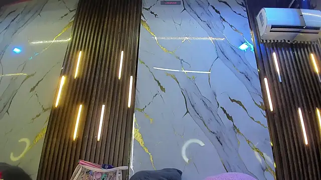 VictoriaDuart online show from November 27, 2025, 8:09 pm