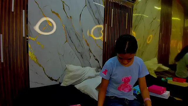 VictoriaDuart online show from October 19, 2025, 7:49 pm