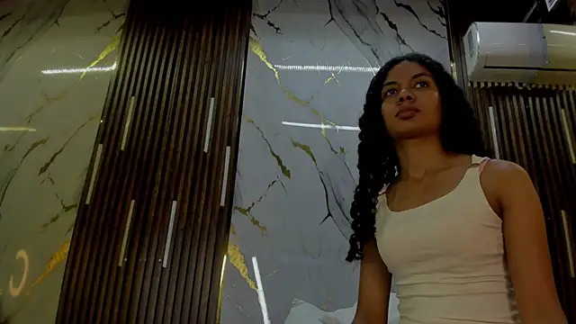 VictoriaDuart online show from December 5, 2025, 8:17 pm