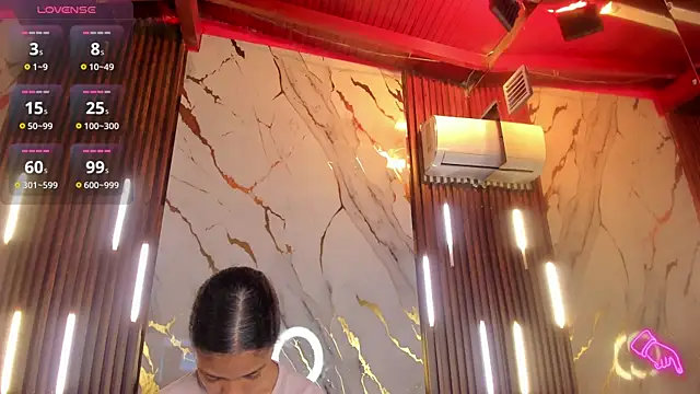 VictoriaDuart online show from April 9, 2026, 8:26 pm