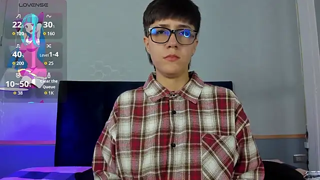 Tsuki Maru online show from November 8, 2025, 8:01 pm