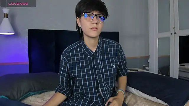 Tsuki Maru online show from October 1, 2025, 8:02 pm