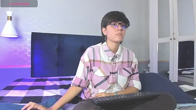 Tsuki Maru online show from October 6, 2025, 8:09 pm