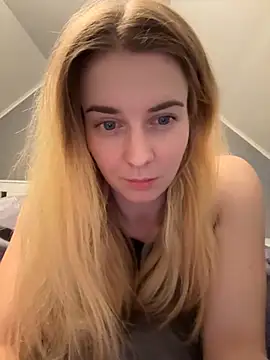 Snapshot of ellieen chatting on October 14, 2025, 9:47 pm ellieen online show from October 14, 2025, 9:47 pm