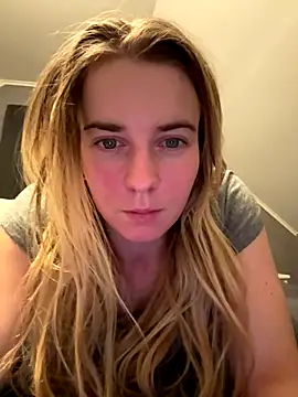 ellieen online show from November 13, 2025, 11:30 pm