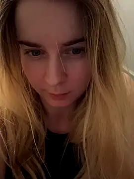 Snapshot of ellieen chatting on October 25, 2025, 9:26 pm ellieen online show from October 25, 2025, 9:26 pm