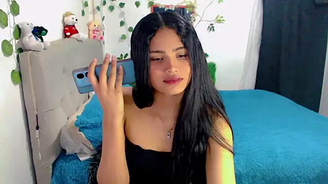 Snapshot of Chiara_latina chatting on October 3, 2025, 11:39 pm Chiara latina online show from October 3, 2025, 11:39 pm