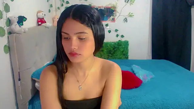 Snapshot of Chiara_latina chatting on October 4, 2025, 10:22 pm Chiara latina online show from October 4, 2025, 10:22 pm
