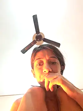 Evneet27 Saavu online show from February 19, 2026, 4:09 am