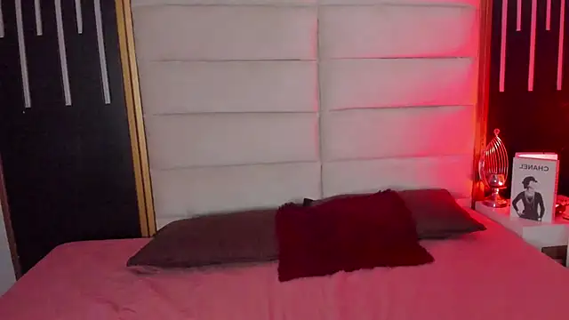 Snapshot of RebecaSnow chatting on March 18, 2026, 12:03 am RebecaSnow online show from March 18, 2026, 12:03 am