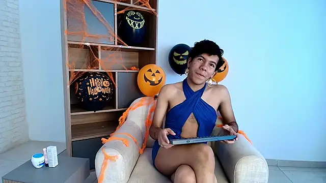 Snapshot of E_R_O_S_ chatting on October 28, 2025, 2:49 pm E R O S online show from October 28, 2025, 2:49 pm