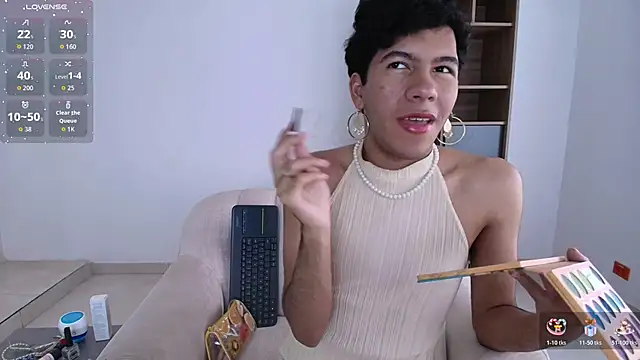 Snapshot of E_R_O_S_ chatting on November 14, 2025, 8:12 pm E R O S online show from November 14, 2025, 8:12 pm