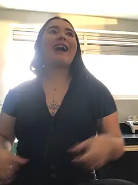 Snapshot of Alanna_Ortiz chatting on October 8, 2025, 6:30 pm Alanna Ortiz online show from October 8, 2025, 6:30 pm