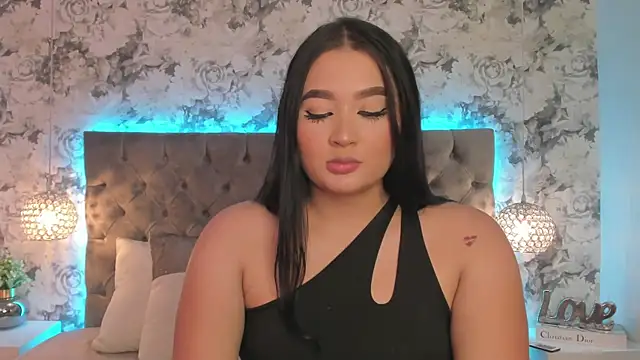 Snapshot of Alanna_Ortiz chatting on September 12, 2025, 12:33 am Alanna Ortiz online show from September 12, 2025, 12:33 am