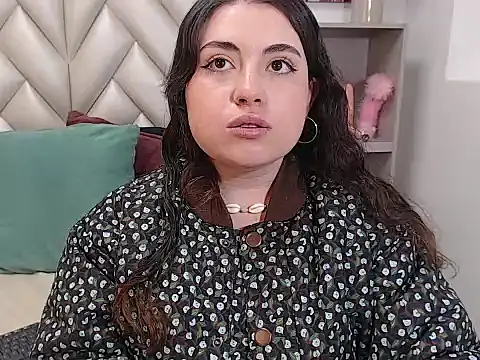 Snapshot of Vicluxxx chatting on October 19, 2025, 1:03 pm Vicluxxx online show from October 19, 2025, 1:03 pm