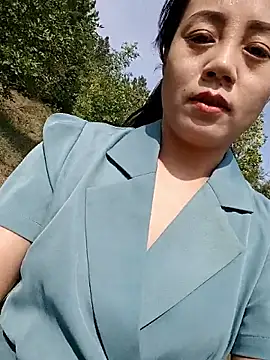 bingxin- online show from September 13, 2025, 3:39 am