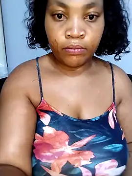 BeverlyQueen14 online show from December 14, 2025, 9:59 am