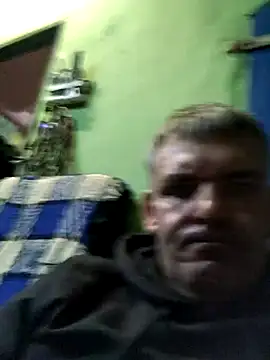 Snapshot of Mariop9999 chatting on December 2, 2025, 12:33 am Mariop9999 online show from December 2, 2025, 12:33 am