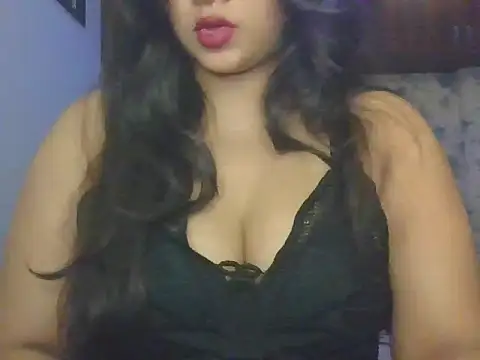 priyaverma00 online show from October 31, 2025, 7:32 pm