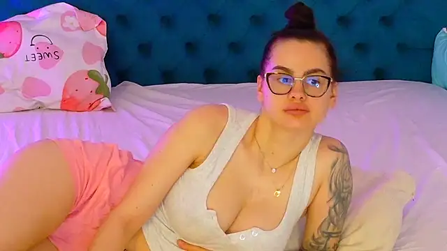 LexieRosse online show from April 23, 2026, 6:42 am