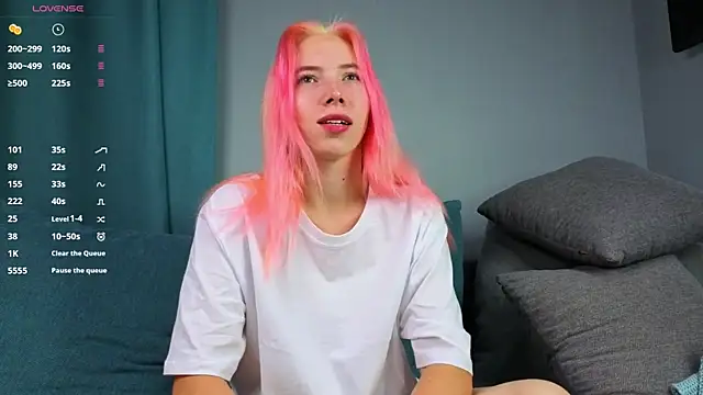 JuliannaWenger online show from October 15, 2025, 4:04 pm