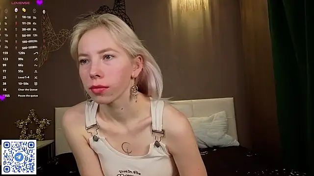 Snapshot of JuliannaWenger chatting on January 16, 2026, 4:11 pm JuliannaWenger online show from January 16, 2026, 4:11 pm