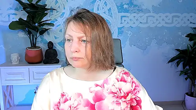 Snapshot of TiffanyBrauny chatting on September 20, 2025, 9:25 am TiffanyBrauny online show from September 20, 2025, 9:25 am