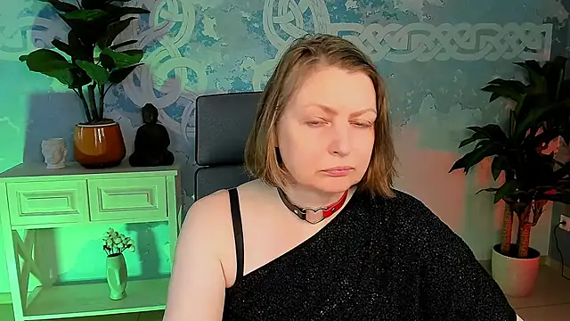 Snapshot of TiffanyBrauny chatting on September 23, 2025, 9:16 am TiffanyBrauny online show from September 23, 2025, 9:16 am