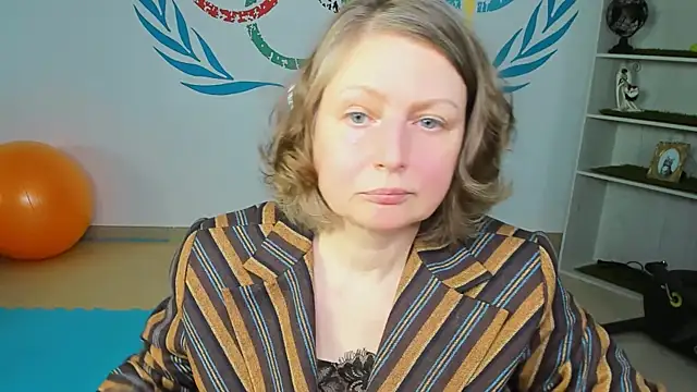 Snapshot of TiffanyBrauny chatting on October 6, 2025, 1:23 pm TiffanyBrauny online show from October 6, 2025, 1:23 pm