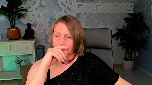 Snapshot of TiffanyBrauny chatting on September 10, 2025, 9:19 am TiffanyBrauny online show from September 10, 2025, 9:19 am