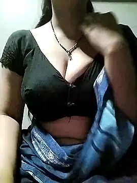 Hottestgirll online show from November 3, 2025, 8:23 pm