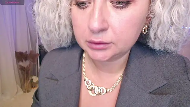 Lilit 1Love online show from October 21, 2025, 3:33 pm