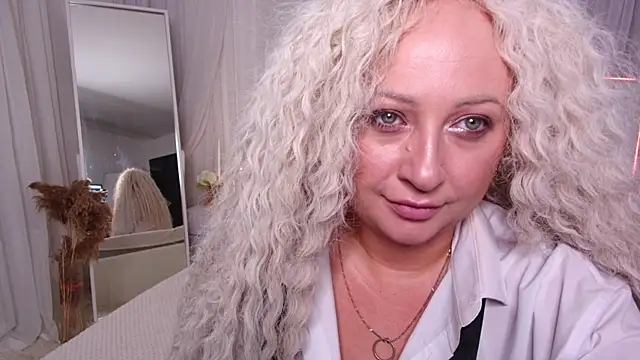 Snapshot of Lilit_1Love chatting on September 27, 2025, 4:46 pm Lilit 1Love online show from September 27, 2025, 4:46 pm