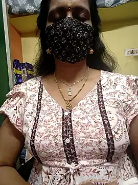 Snapshot of mallu-reshma chatting on January 10, 2026, 6:14 pm mallu-reshma online show from January 10, 2026, 6:14 pm