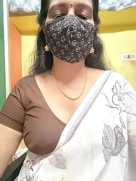 Snapshot of mallu-reshma chatting on December 2, 2025, 6:15 am mallu-reshma online show from December 2, 2025, 6:15 am