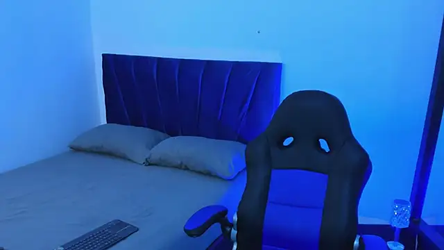 Snapshot of john_mystic chatting on November 9, 2025, 5:33 am john mystic online show from November 9, 2025, 5:33 am