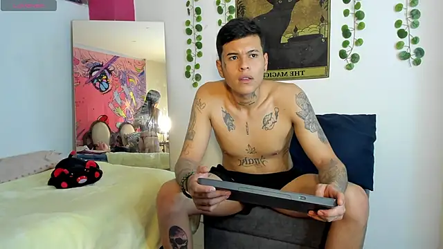 Snapshot of rosse_dredd chatting on October 20, 2025, 12:34 am rosse dredd online show from October 20, 2025, 12:34 am