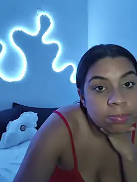 GabyMontenegro online show from April 6, 2026, 3:13 am