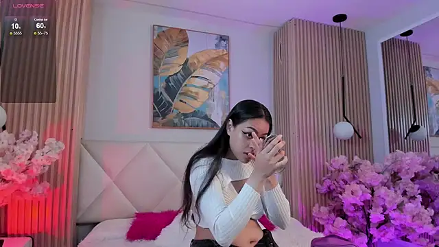 Mila Hank  online show from March 30, 2026, 12:17 pm