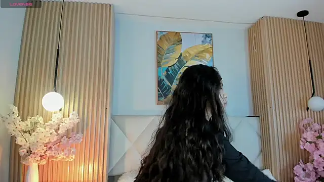 Mila Hank  online show from May 3, 2026, 12:31 pm