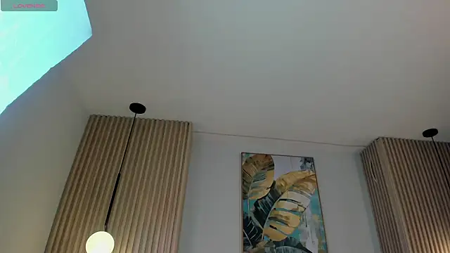 Mila Hank  online show from March 27, 2026, 12:17 pm