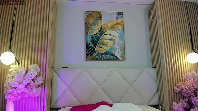 Mila Hank  online show from March 20, 2026, 12:17 pm