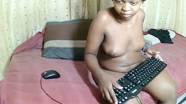 Snapshot of SweetLina7 chatting on October 7, 2025, 7:37 pm SweetLina7 online show from October 7, 2025, 7:37 pm