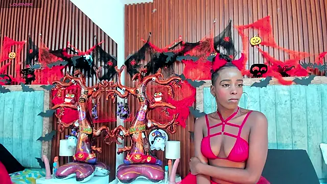 Snapshot of keisha_collins chatting on October 31, 2025, 11:18 am keisha collins online show from October 31, 2025, 11:18 am